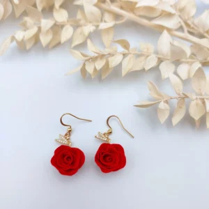 Polymer clay earrings dangle fairy on the rose (Polimer agyag fülbevaló lógó tündér a rózsán)