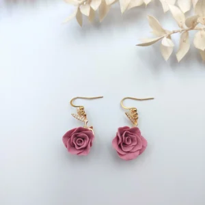 Polymer clay earrings dangle fairy on the rose (Polimer agyag fülbevaló lógó tündér a rózsán)
