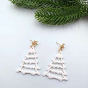 Polymer clay earrings dangle Christmas tree (Polimer agyag fülbevaló lógós karácsonyfa)