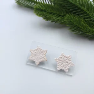 Polymer clay earrings snowflake stud (Polimer agyag fülbevaló bedugós hópehely)